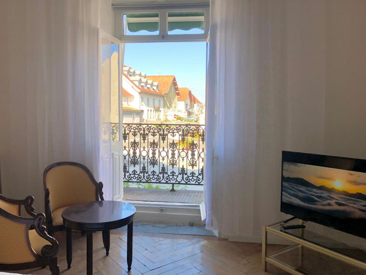 Pierrefontaine-les-Varans Hotel D'Artiste מראה חיצוני תמונה